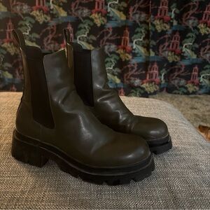 Zara Women’s Chunky Chelsea Boots in Olive Green 10.5 US 41UK